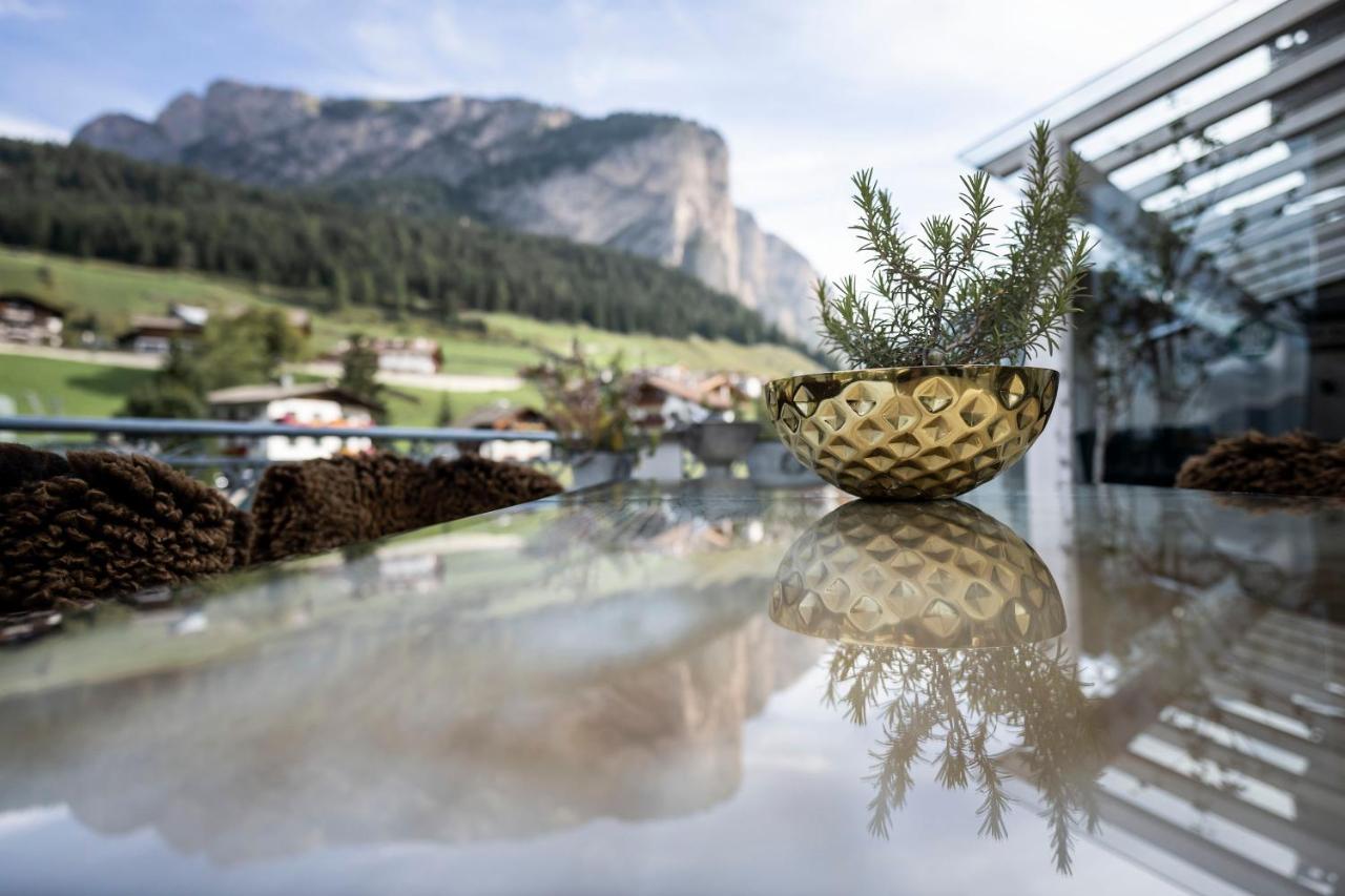 Hotel Acadia - Adults Mountain Home เซลวาดีวัลการ์เดนา ภายนอก รูปภาพ