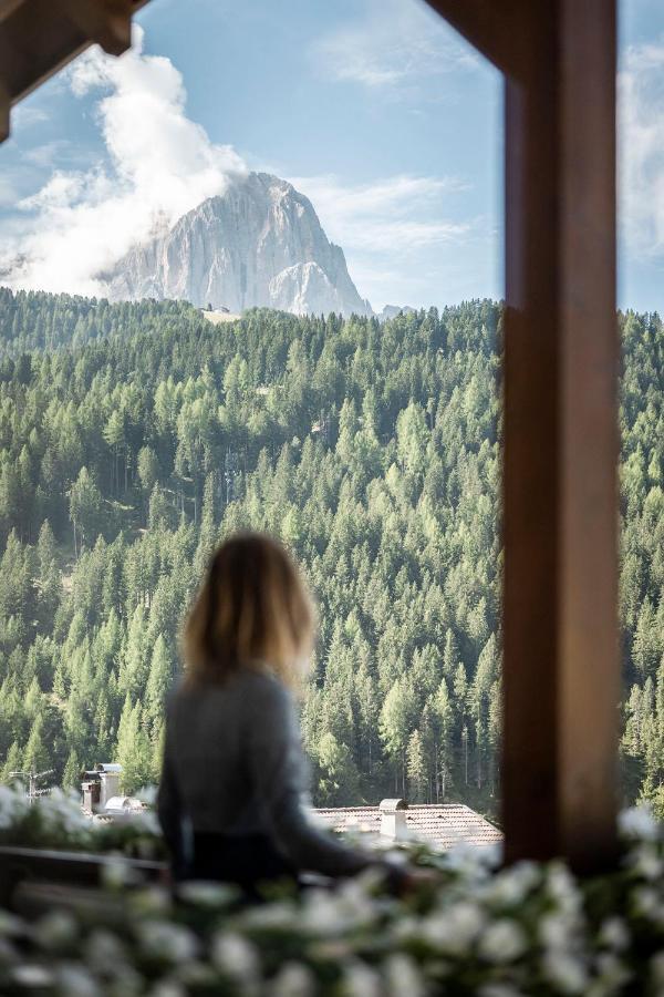 Hotel Acadia - Adults Mountain Home เซลวาดีวัลการ์เดนา ภายนอก รูปภาพ