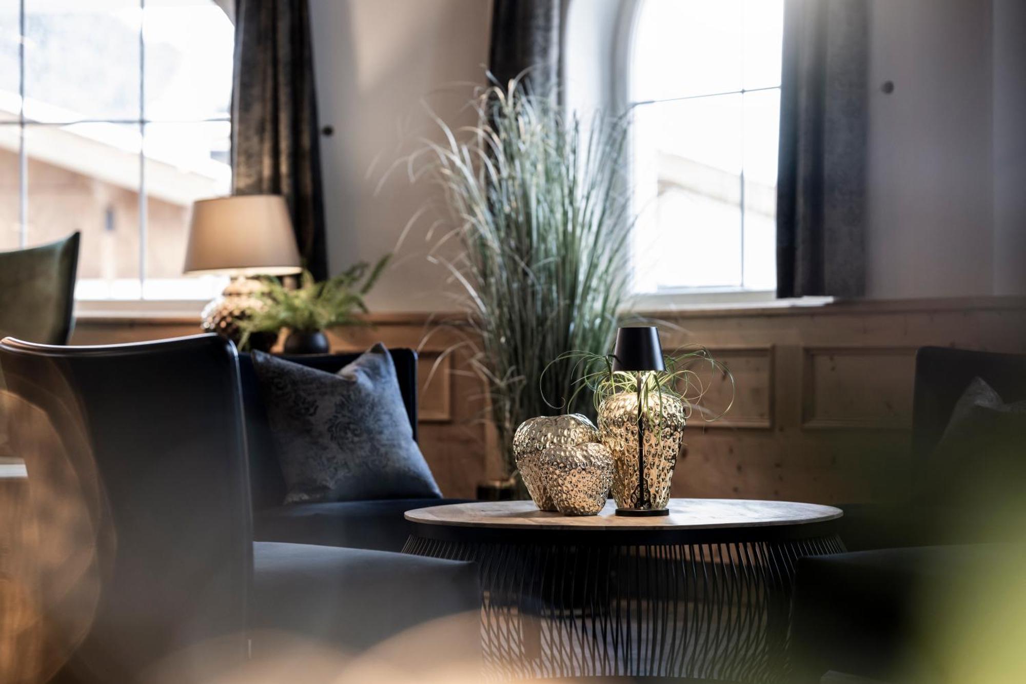 Hotel Acadia - Adults Mountain Home เซลวาดีวัลการ์เดนา ภายนอก รูปภาพ