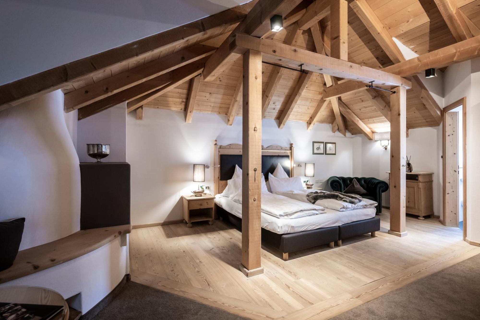 Hotel Acadia - Adults Mountain Home เซลวาดีวัลการ์เดนา ภายนอก รูปภาพ