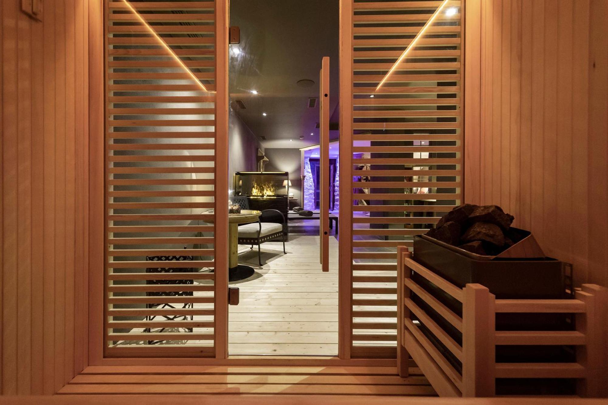 Hotel Acadia - Adults Mountain Home เซลวาดีวัลการ์เดนา ภายนอก รูปภาพ